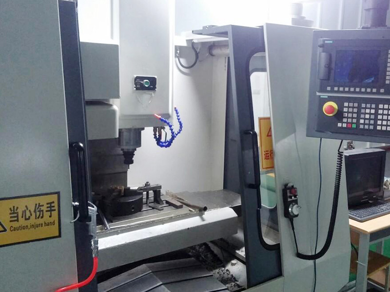 加工中心第四軸能否當(dāng)車床用?