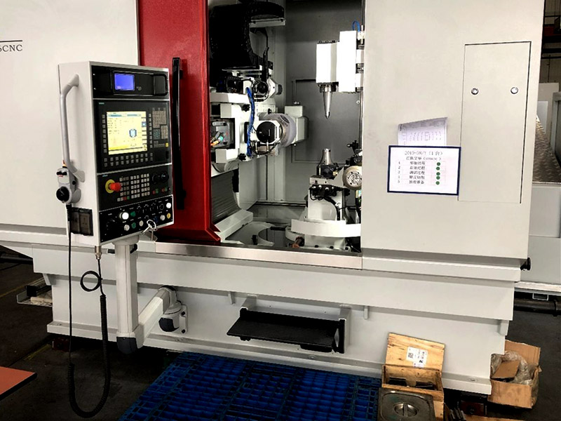 數控車床怎么用半圓刀加工凹型圓??？